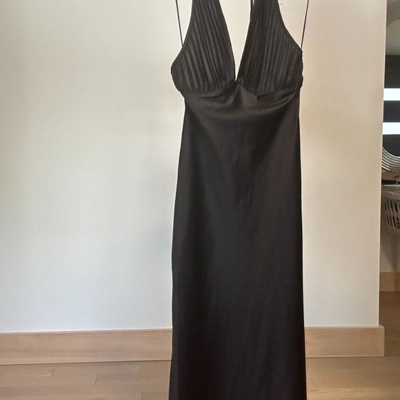 DYNAMITE BNWT BLACK HALTER SATIN DRESS WITH SLIT - Picture 6 of 7
